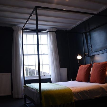 Whitehouse Rye Bed and Breakfast Εξωτερικό φωτογραφία The bedroom at The Old House