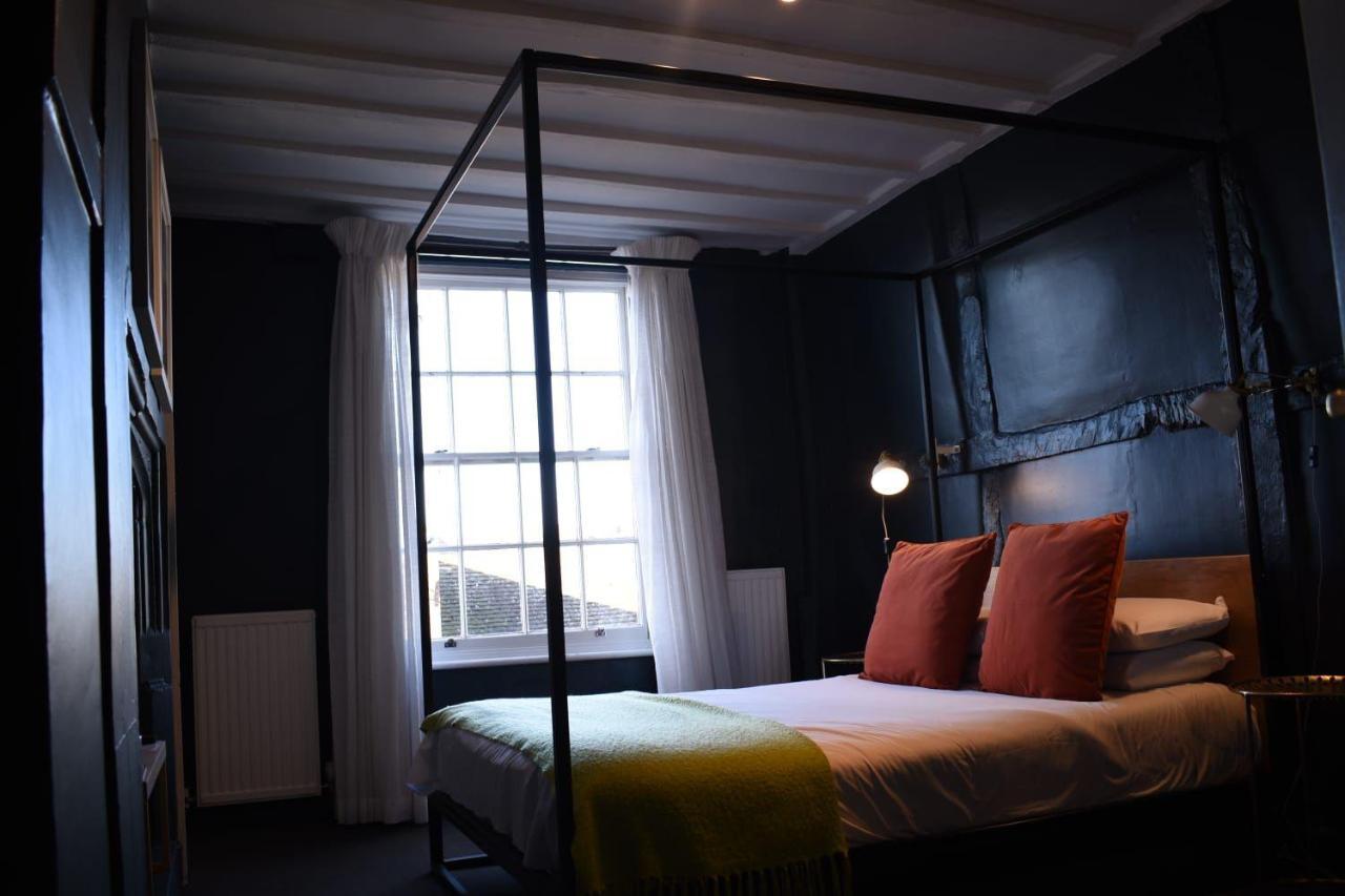 Whitehouse Rye Bed and Breakfast Εξωτερικό φωτογραφία The bedroom at The Old House